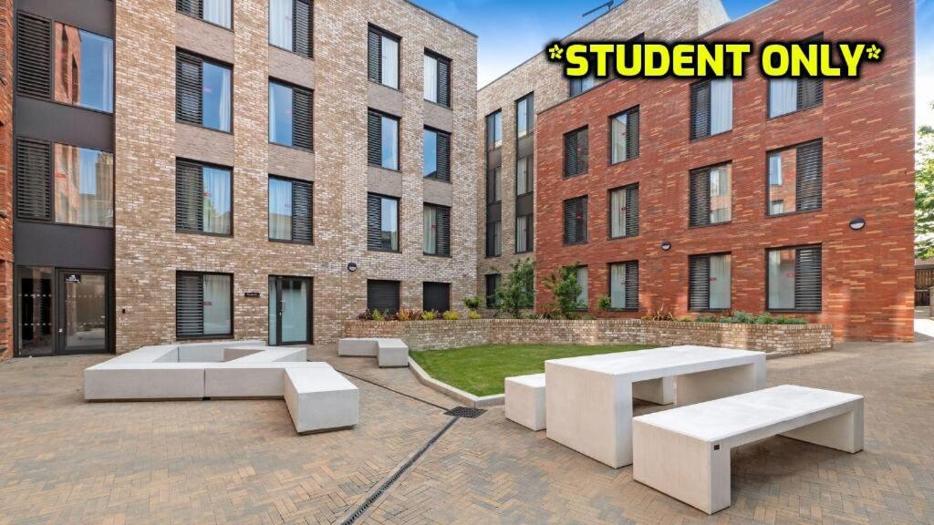 Student Only Zeni Ensuite Rooms, كول شيستر المظهر الخارجي الصورة